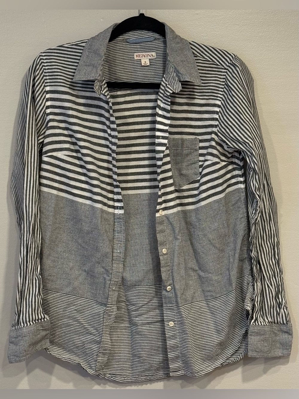 Merona Button Down Long Sleeve Gray White Striped Women's Small 100% Cotton